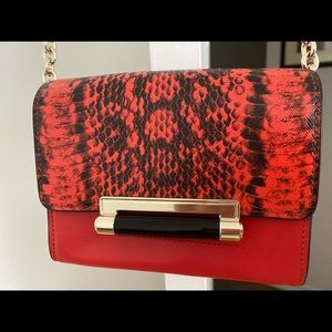 Elegant yet simple evening bag!